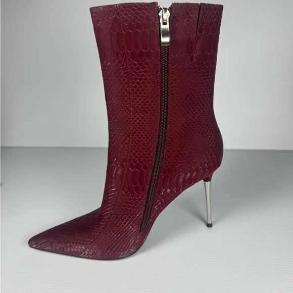 Chic Azalea Wang Calean Burgundy Snake Embssed Stiletto Ankle Boots Size 8 NWT - Picture 2 of 5